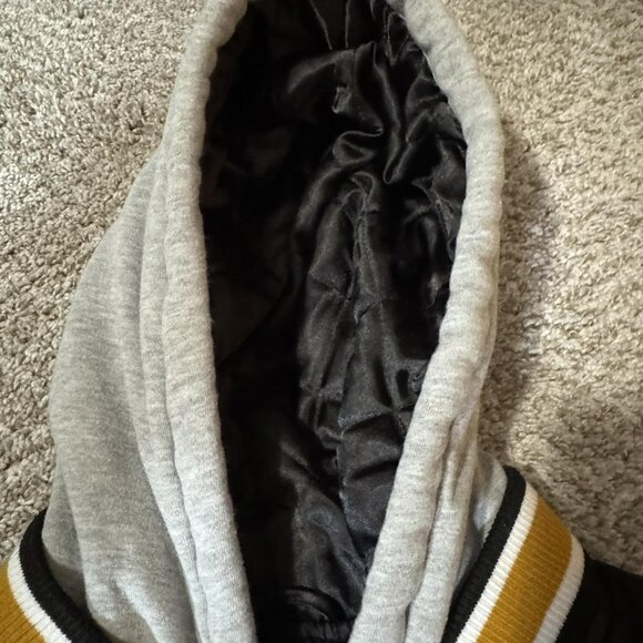 Harry Potter Hufflepuff Jacket Mens XL Black Gold Varsity Hooded House Crest XL - Picture 4 of 10